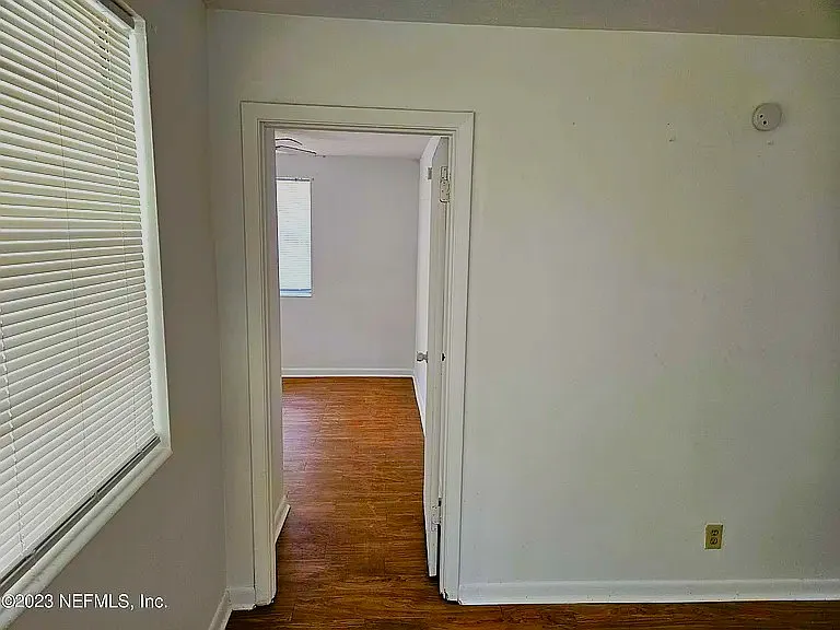 1617 W 14th St — Photo 3