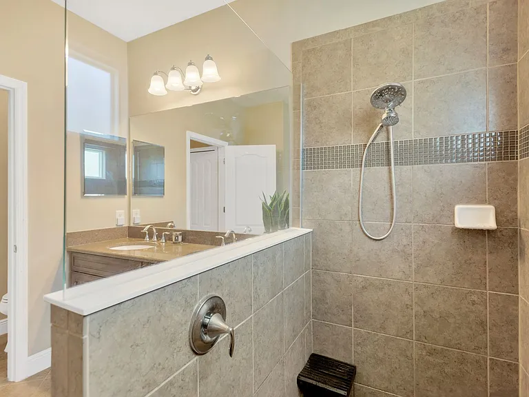 6420 Seasound Dr — Photo 23