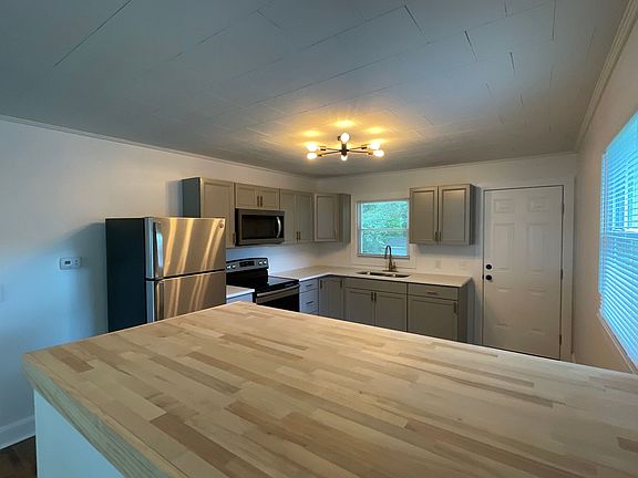 4th image of 318 N Boyd St