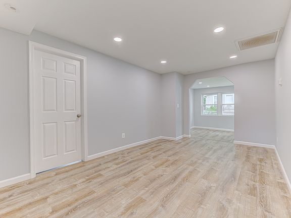 4th image of 3911 3rd St