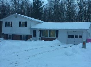 101 Mercury Dr, Rochester, NY 14624