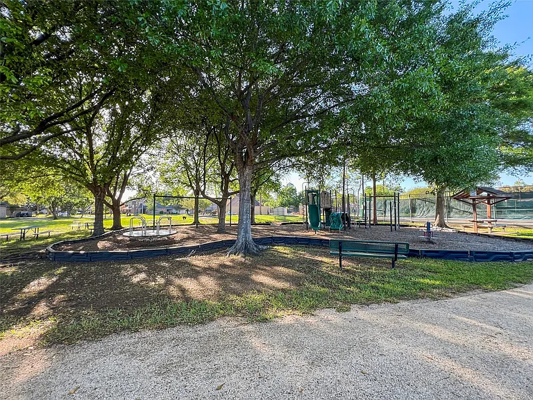 2358 Binley Dr — Photo 43