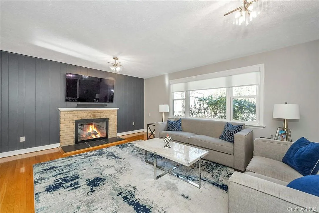4 bed, 3.0 bath, 1793 sqft, $5,995 — Photo 2