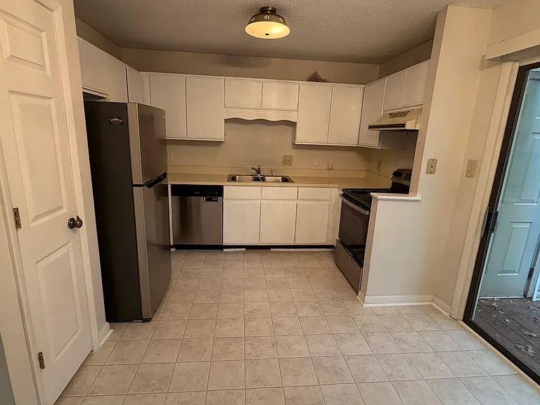 5905 Suncreek Ct — Photo 11