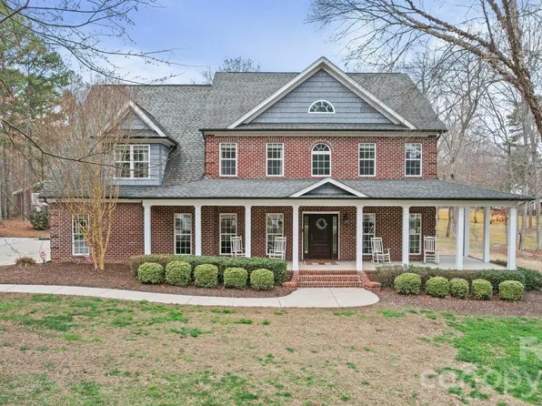 433 Laurel Crest Dr, Kannapolis, NC 28081