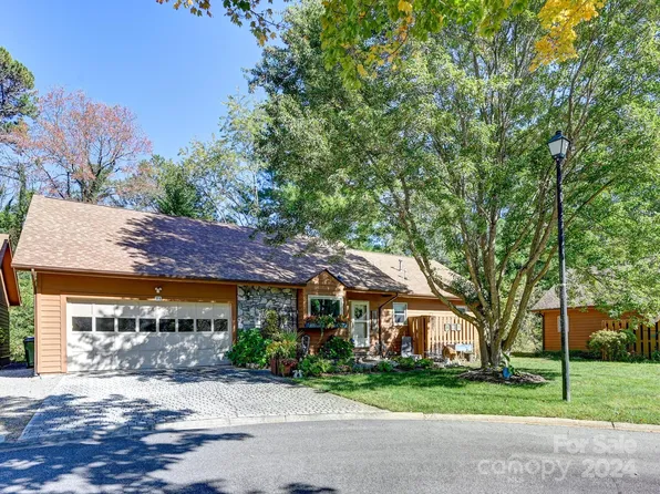 20 Foxglove Ct #20A, Asheville, NC 28805