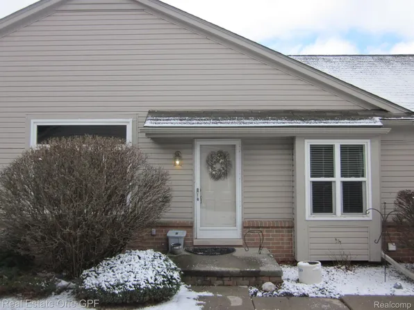 34528 Manor Run Cir, Sterling Heights, MI 48312