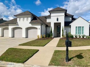 203 Long Oak Ln, Youngsville, LA 70592