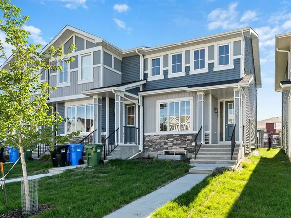 388 W Sora Blvd SE, Calgary, AB T3S 0M4