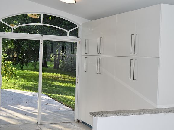4th image of 6071 NW 40th St