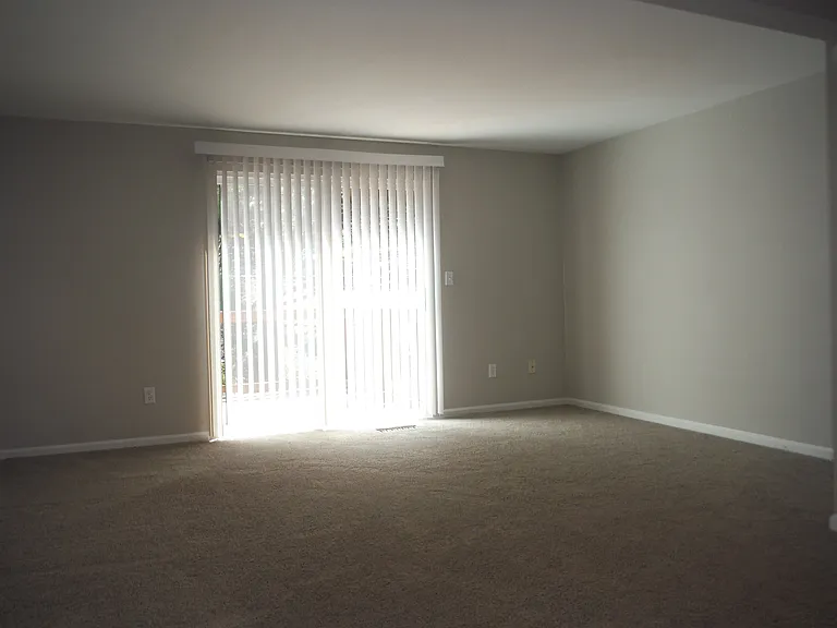 9616 Vinca Cir #A — Photo 6