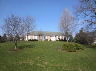 7 S Pittsford Hill Cir, Pittsford, NY 14534