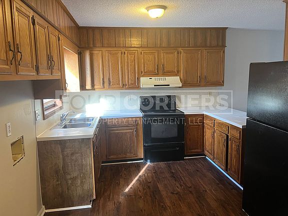 3rd image of 420 Salem St #N