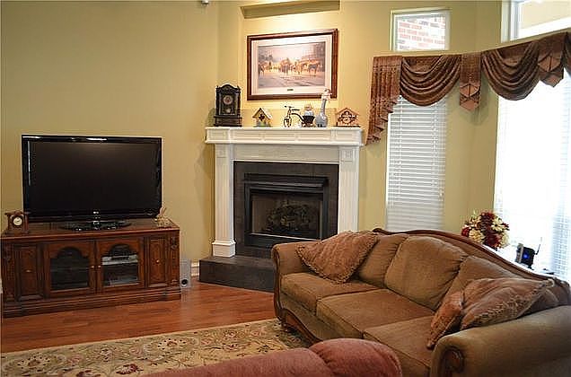 1st image of 220 Turtle Creek Dr
