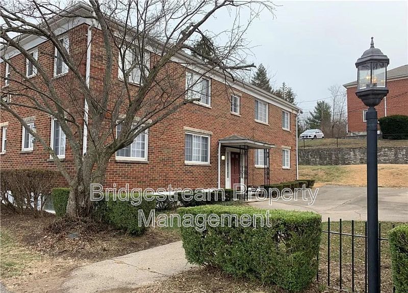 1st image of 1930 W Schantz Ave APT 4