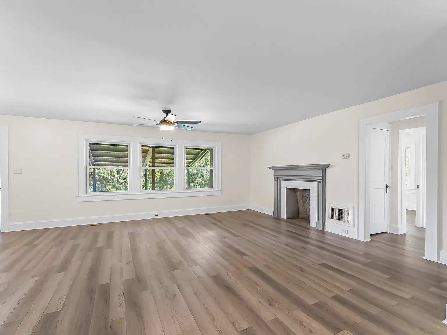 3 bed, 1311 sqft, $1,600 — Photo 4