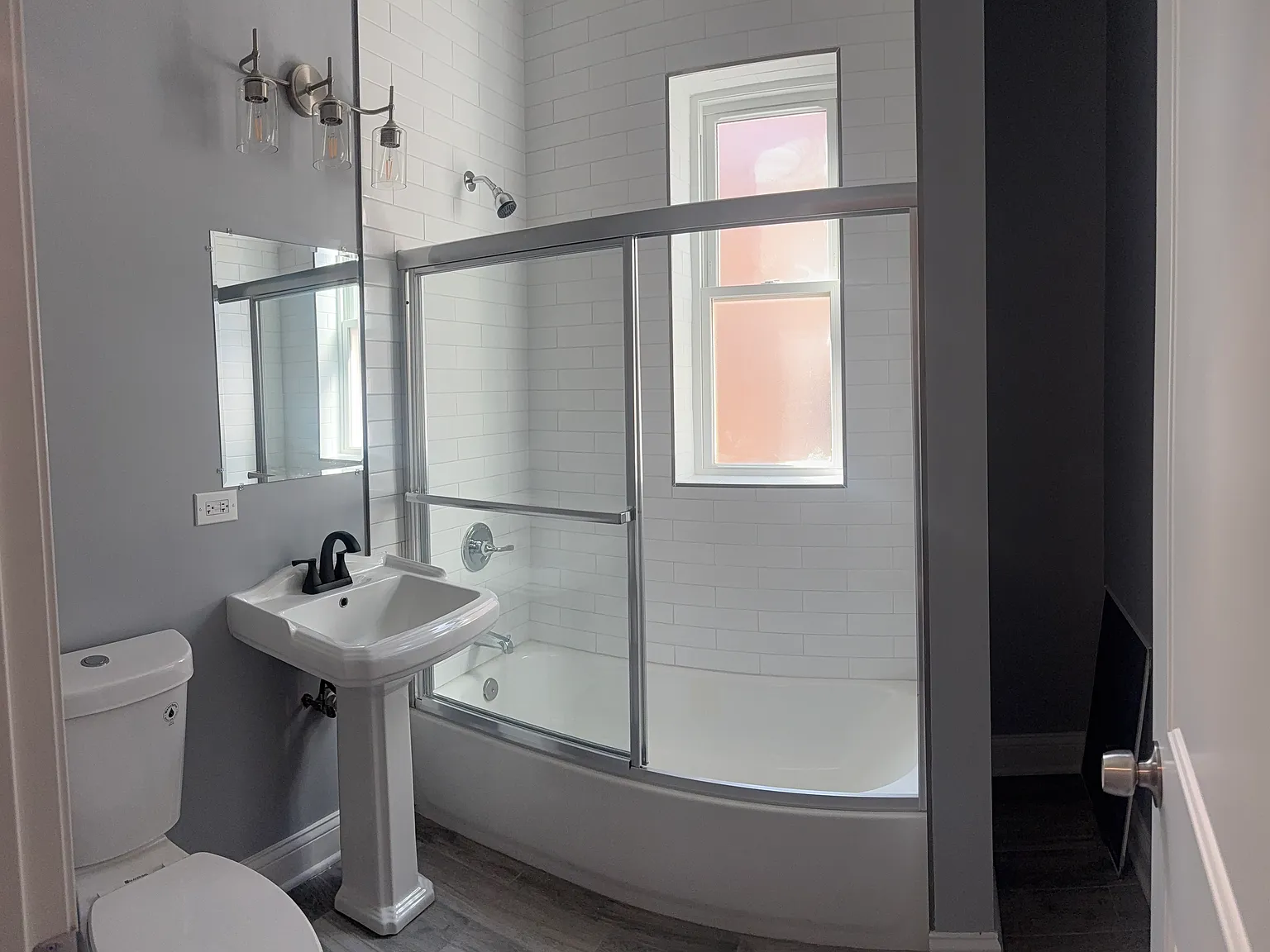 3 bed, $2,200 — Photo 2