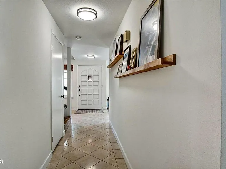 508 Village Rd — Photo 8