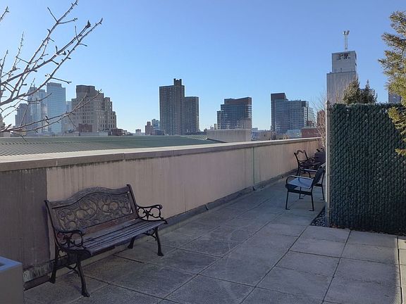 5th image of 321 W 54th St APT 612