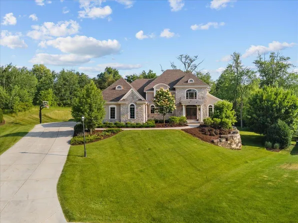 5375 South Two Ponds COURT, New Berlin, WI 53146
