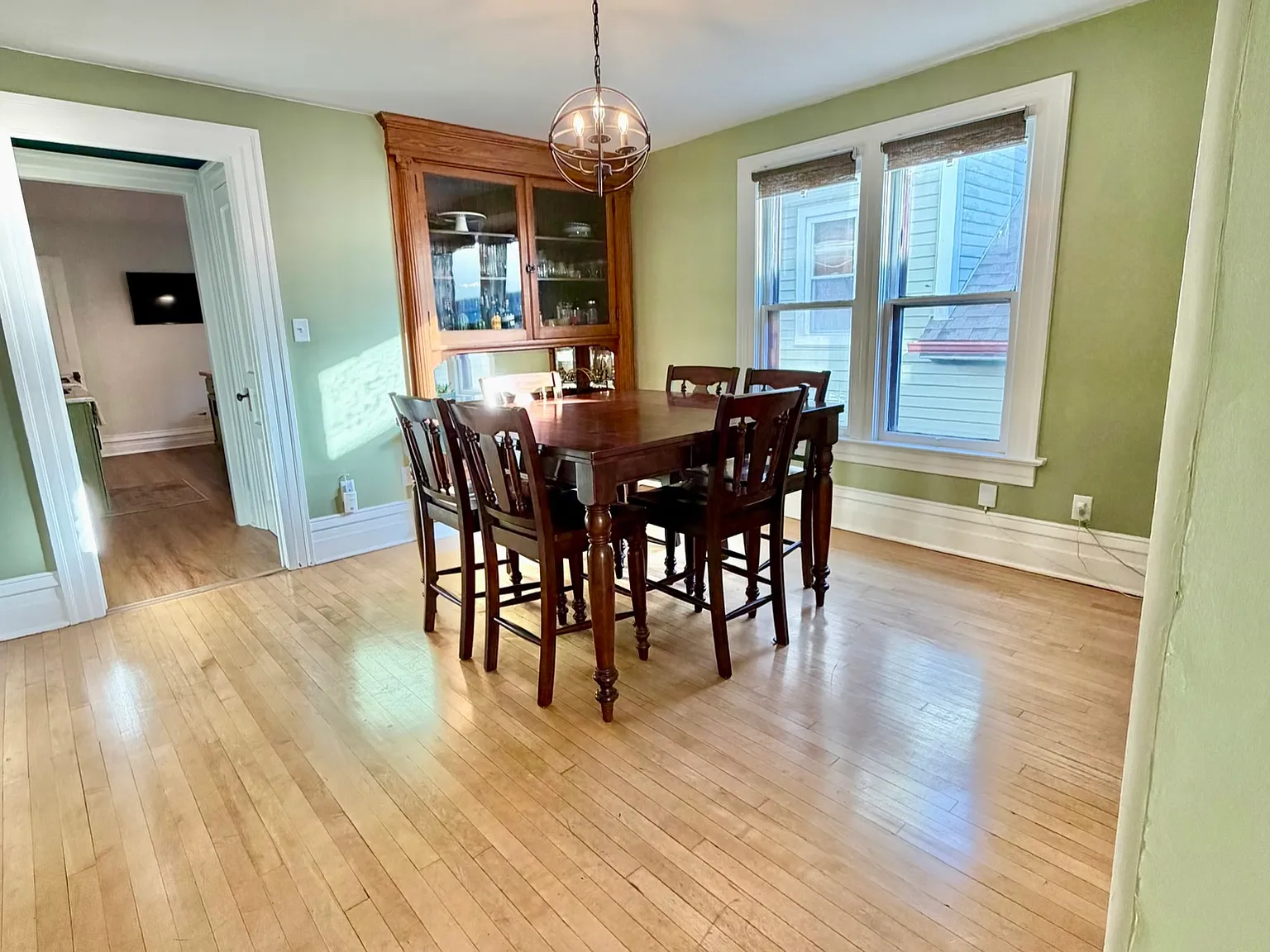 2 bed, $1,800 — Photo 3