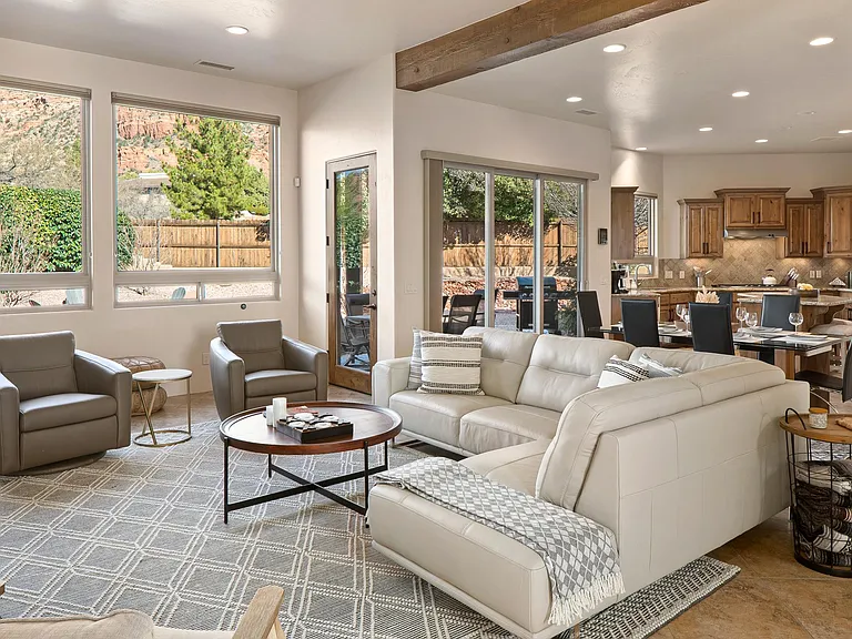 2370 Lariat Rd — Photo 30