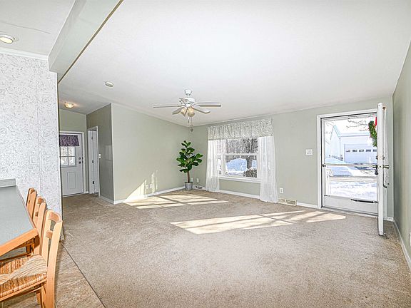 4th image of 66 Sunset Way