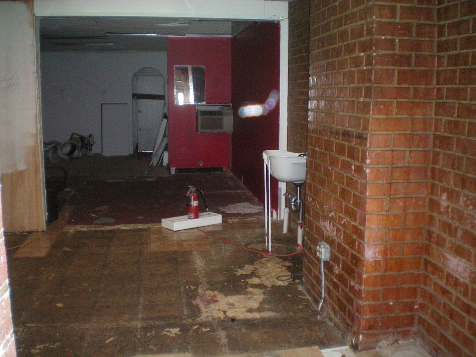 2nd image of 1382 E Haines St