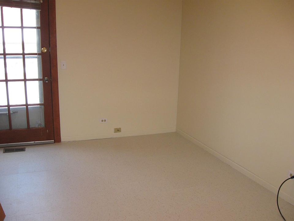 2nd image of 1223 Idlewild Dr
