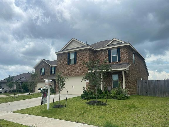 2nd image of 512 Maple Bend Ln