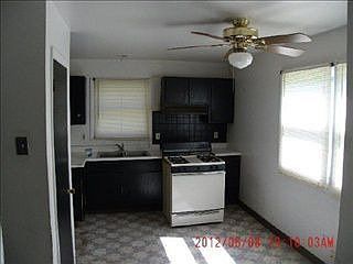 4th image of 715 Woodlawn Ave