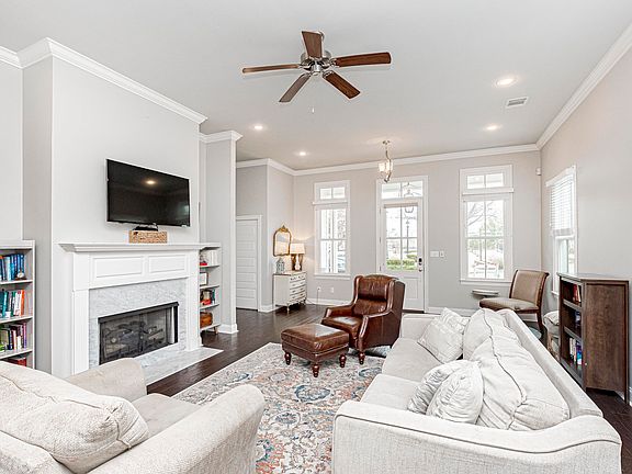 3rd image of 1158 Americana Blvd