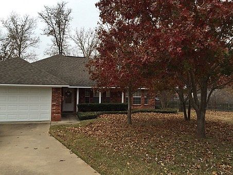 1st image of 109 Oakwood Ct