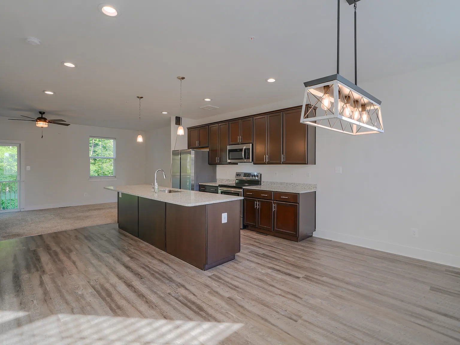 3 bed, 2519 sqft, $2,850 — Photo 2