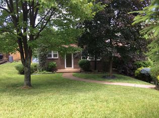 498 Grandview Ave, West Mifflin, PA 15122