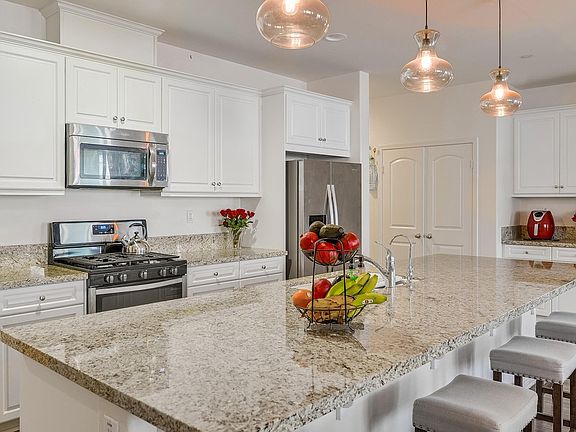 5th image of 26296 Adelina Dr