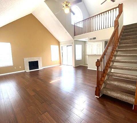 2nd image of 2300 Old Spanish Trl APT 2124