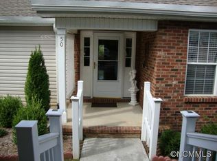 50 S Creekside Ct, Hendersonville, NC 28791