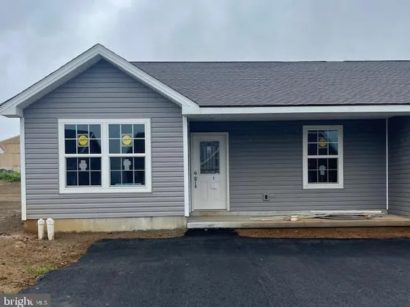 96 Pacific Ave, Milroy, PA 17063