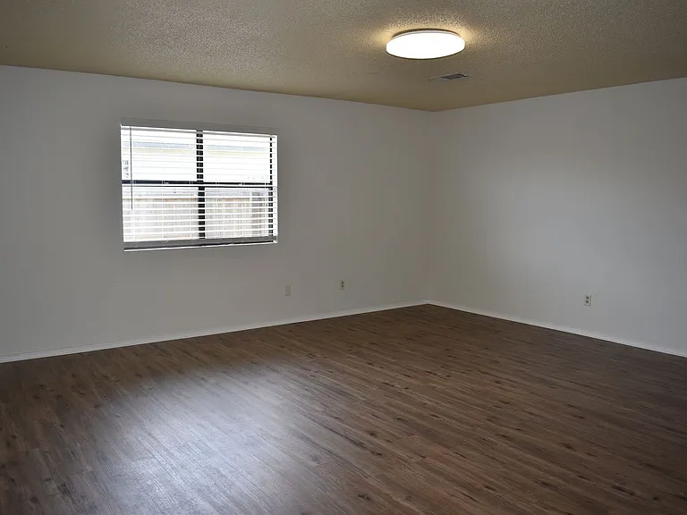 2900 Cinco Dr — Photo 8