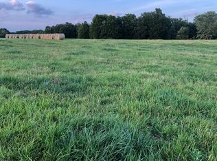 9300 Little Creek Rd, Centralia, MO 65240