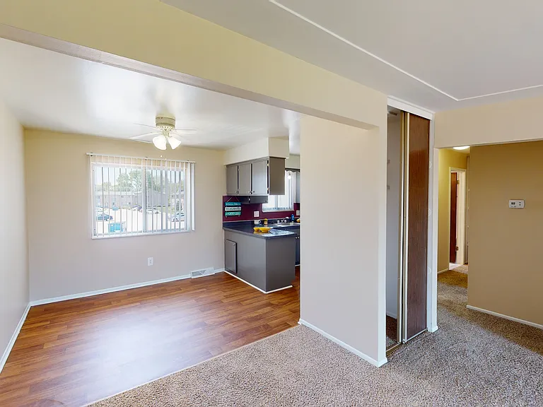 Rivercrest Apartments — Photo 6