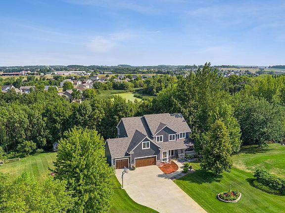 3rd image of 448 Singing Hills Dr SE