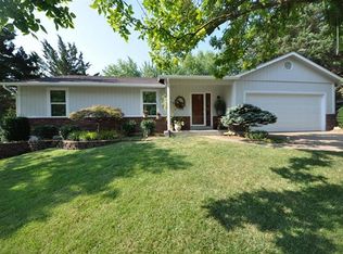 12 Greenfield Dr, Saint Peters, MO 63376