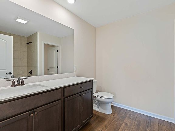 5th image of 590 Fredericksburg Dr Lot 22
