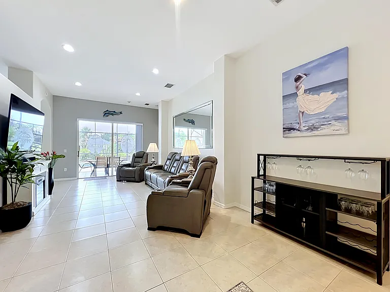 1343 Shoreline Cir — Photo 9