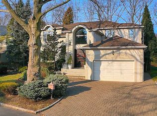 540 Ashwood Rd, Springfield, NJ 07081