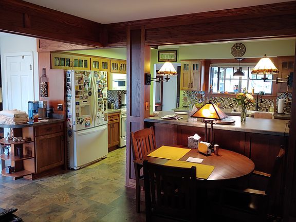 Designer kitchen with island
