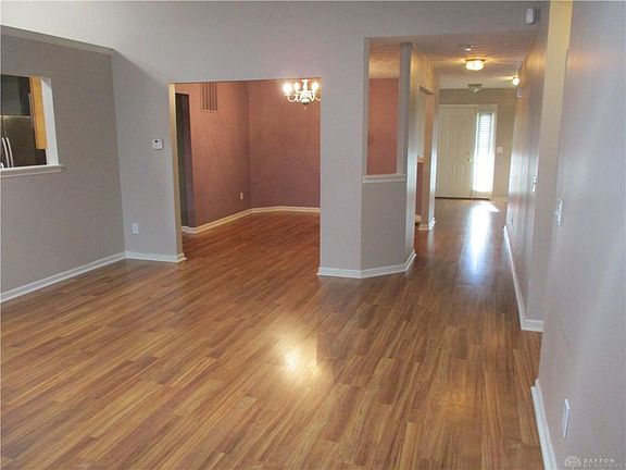5th image of 93 N Glen Oak Dr