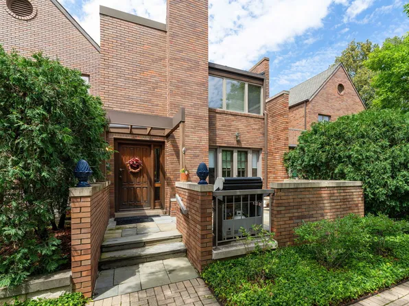 504 Burr Oak Pl #504, Hinsdale, IL 60521